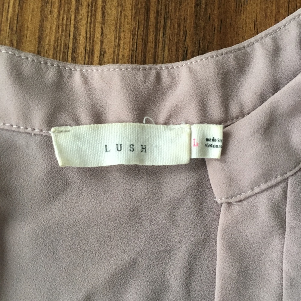 LUSH BLOUSE - Picture 2 of 4